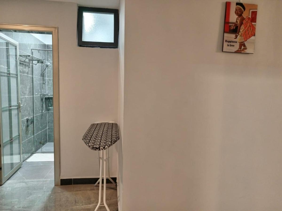 Stayrest Safari Tours New 3 Bedroom Apartments In Kilimani Nairobi With Rooftop Pool Exteriör bild