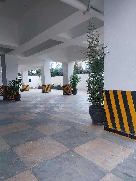 Stayrest Safari Tours New 3 Bedroom Apartments In Kilimani Nairobi With Rooftop Pool Exteriör bild